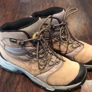 La Sportiva Womens FC 3.2 GTX Hiking Boots